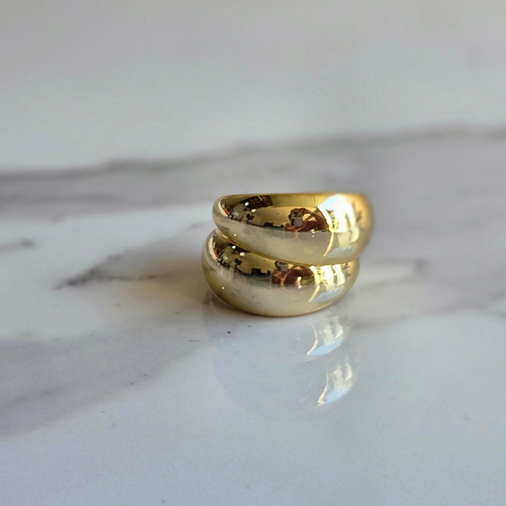 Argola Ícone Média – ABS Dourado | Leve | Brilho Espelhado