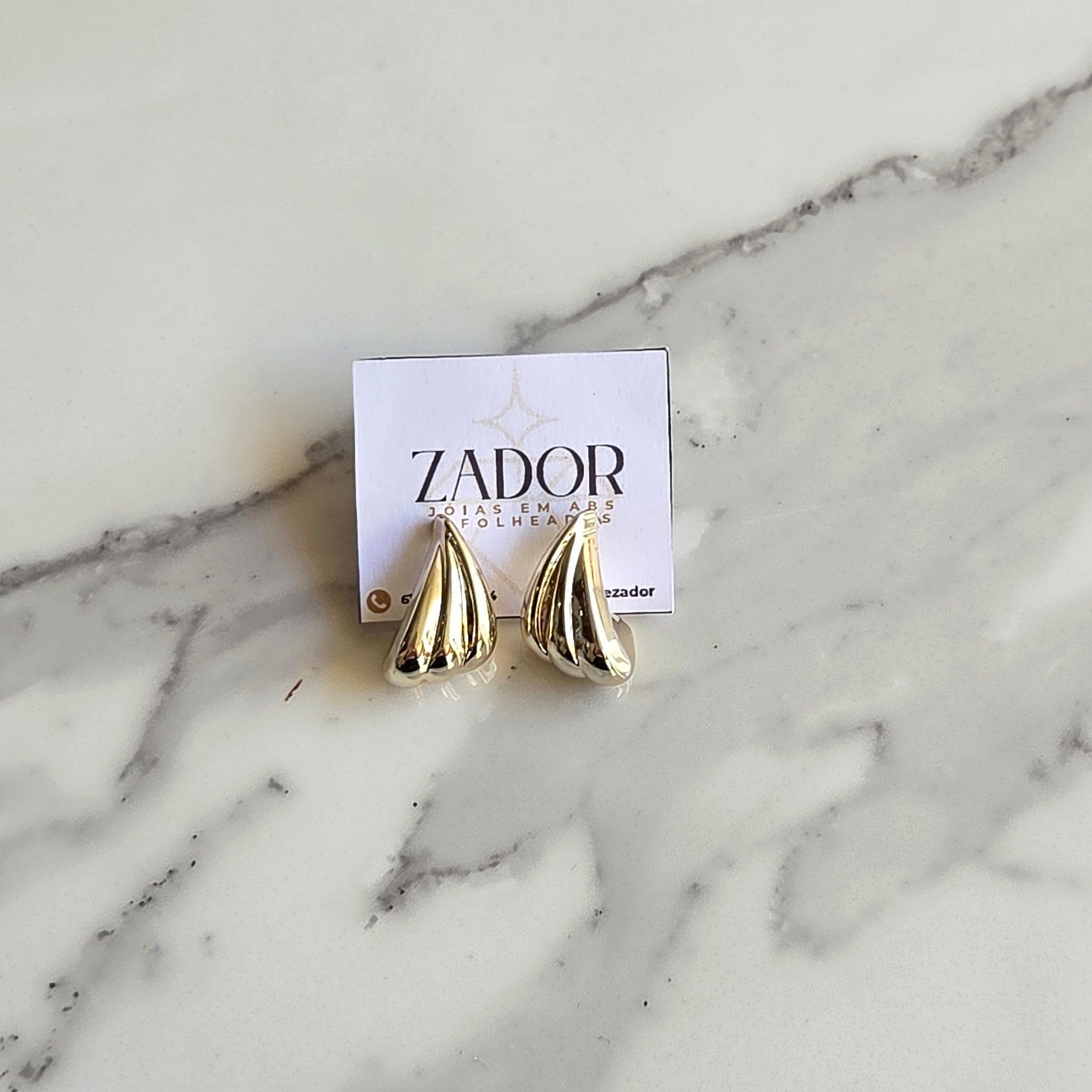 Brinco Duna – ABS Dourado | Leve | Design Escultural