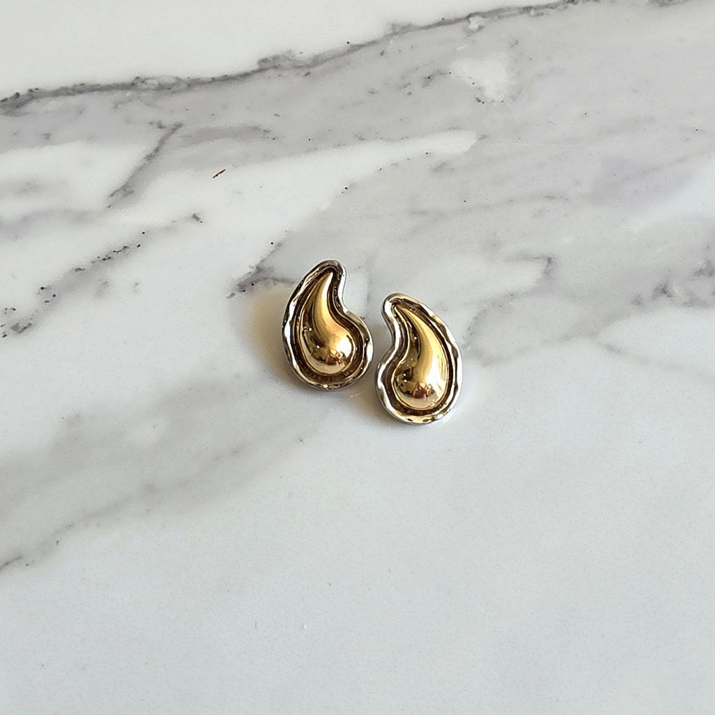 Brinco Eclipse – Folheado Bicolor (Prata + Dourado) | Gota Orgânica