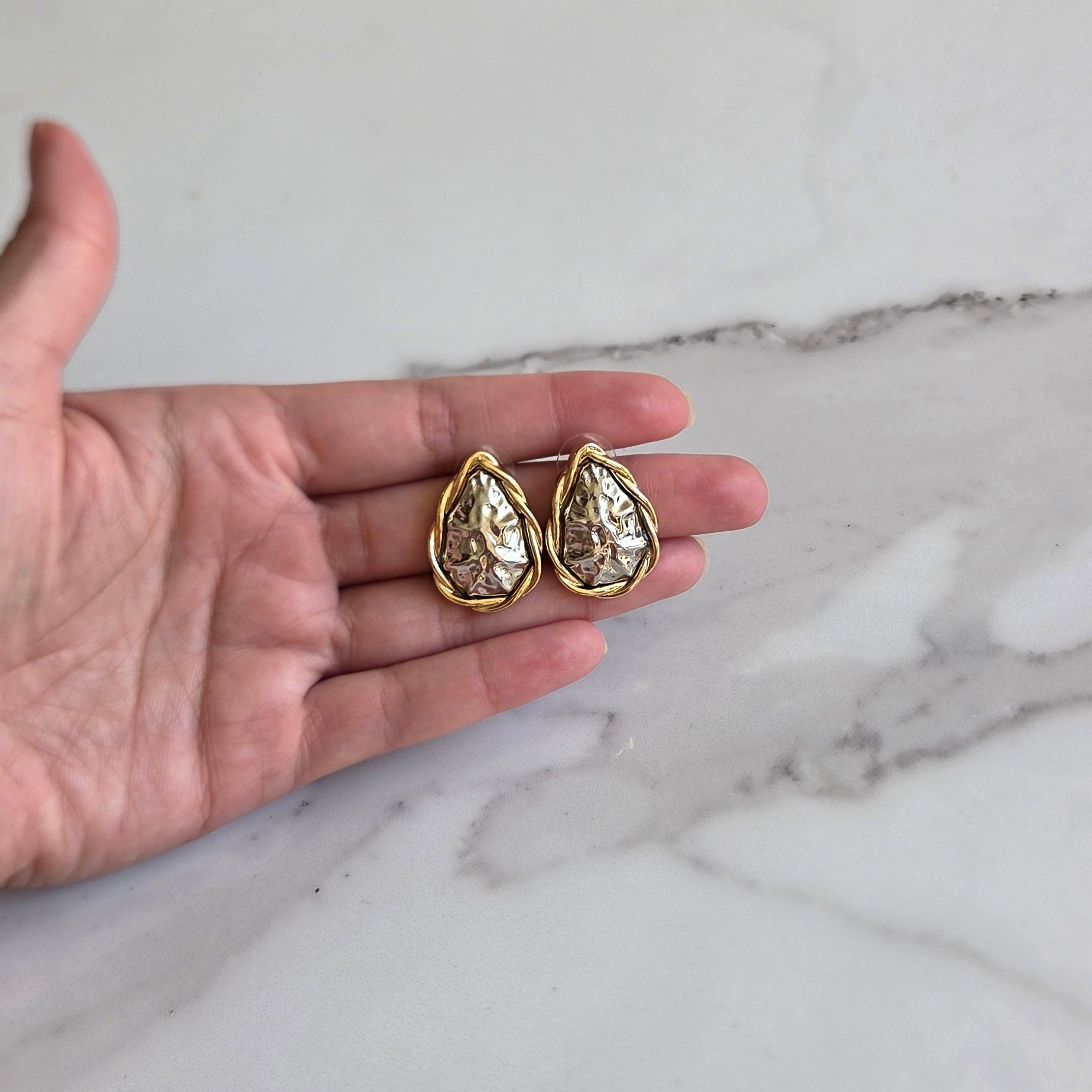 Brinco Gota Aurora – Folheado Bicolor